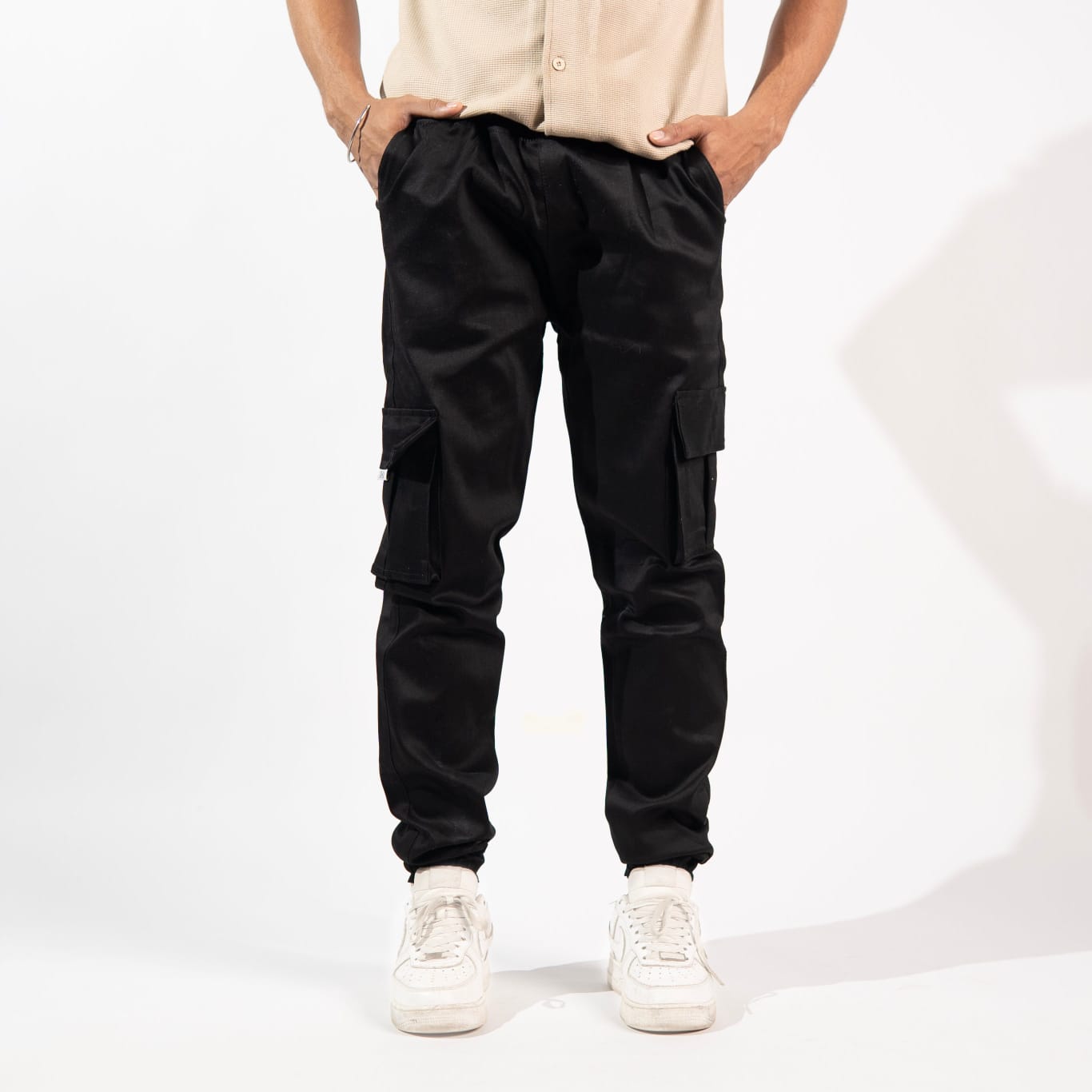 BLACK CARGO PANTS
